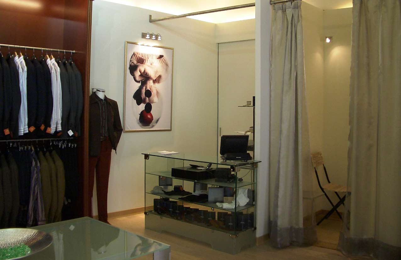 AZULAZULETE · Arquitectura e Interiorismo – Tienda de Ropa Cort